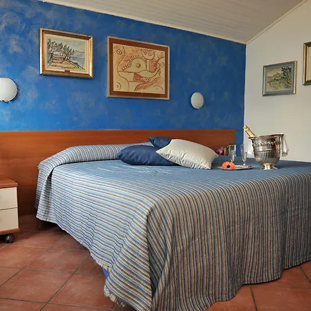 Bellavista Meuble Hotel 2*