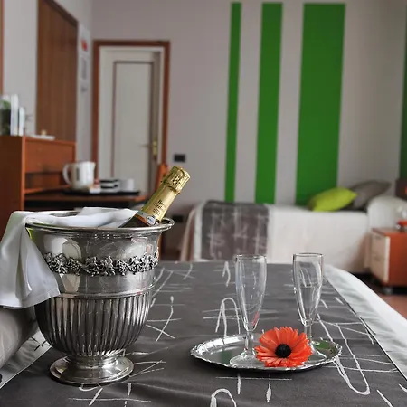 Bellavista Meuble Hotel Monte Isola